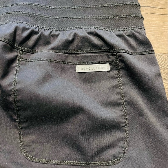 Cherokee Infinity Gray Scrub Set - Picture 9 of 10